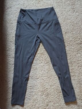 LegEnd High-Waist Black Performance Leggings with Side Pocket